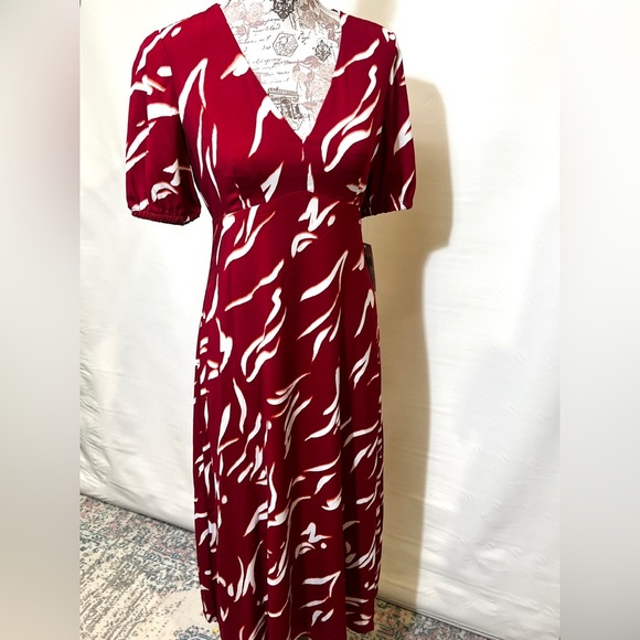 DONNA MORGAN Deep red abstract print open back maxi‎ dress size 4. - Picture 9 of 16